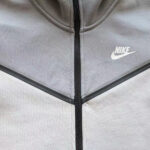 TECH FLEECE – GREY/WHITE (completa) - Image 10