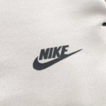 TECH FLEECE – ALMOND BROWN/WHITE (complete) - Image 6