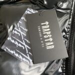 TRPSTAR SHINY BLACK IRONGATE PUFFER JACKET DETACHABLE - Image 5