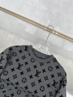 LV sweatshirt - Image 7