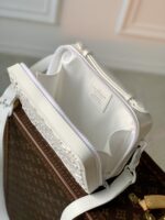 LV (75) - Image 3