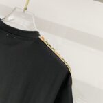 BRBRY T-shirt - Image 26