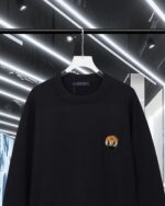 LV sweatshirt - Image 4