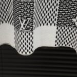 LV sweatshirt - Image 4